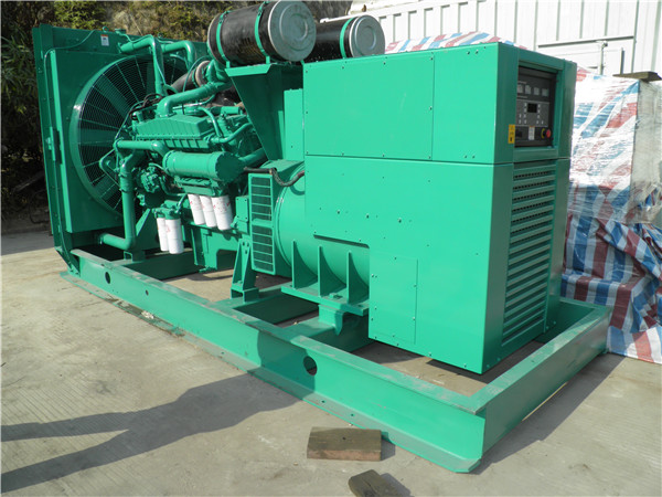曾都发电车出租-柴油发电机散热器怎样散热