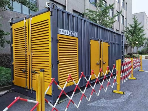 曾都如何使用转速表检查发动机的转速？