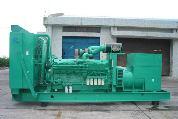 曾都工厂发电机应急发电时如何更准确地检查发电机状态？