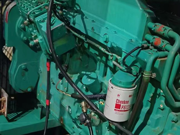 曾都如何确定新的发电机组控制系统是否与原系统兼容？