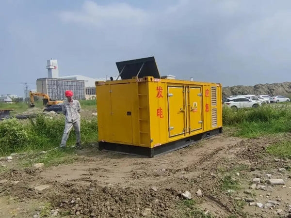 曾都200KW柴油发电机机组每小时的油耗量受哪些因素影响？