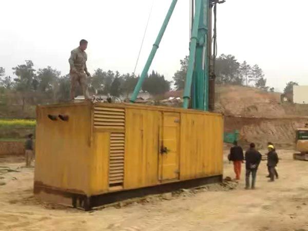 曾都如何判断水冷式机油散热器密封件是否需要更换？